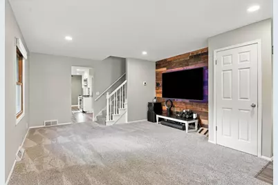 213  Richard St, Waukesha, WI 53189 - Photo 11