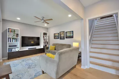 2806 S Austin St, Milwaukee, WI 53207 - Photo 3