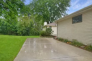 W183N5895 Spruce Ln, Menomonee Falls, WI 53051 - Photo 25