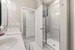 N67W25502 Vail Ln, Sussex, WI 53089 - Photo 27
