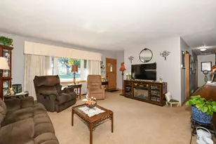 6220 W Van Norman Ave, Greenfield, WI 53220 - Photo 9