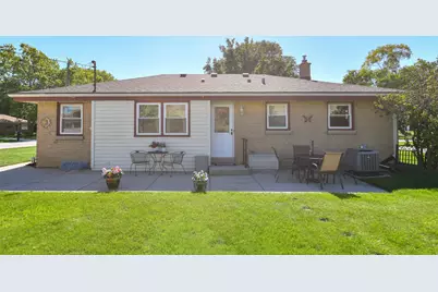 6220 W Van Norman Ave, Greenfield, WI 53220 - Photo 25