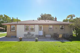 6220 W Van Norman Ave, Greenfield, WI 53220 - Photo 25
