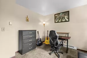 N115W16895 El Camino Dr, Germantown, WI 53022 - Photo 17