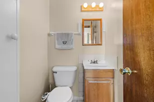 N115W16895 El Camino Dr, Germantown, WI 53022 - Photo 15