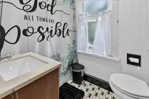 527 N Memorial Dr, Racine, WI 53404 - Photo 9