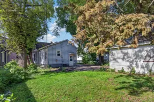 527 N Memorial Dr, Racine, WI 53404 - Photo 23