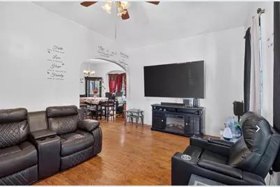 527 N Memorial Dr, Racine, WI 53404 - Photo 3