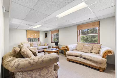 5830  Lakeview Dr, Greendale, WI 53219 - Photo 25