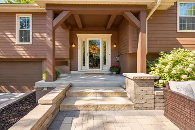 1057 N 123rd St, Wauwatosa, WI 53226 - Photo 5
