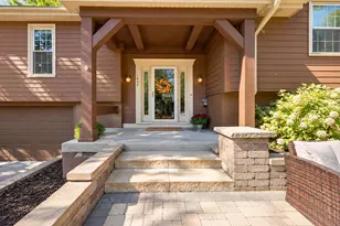 1057 N 123rd St, Wauwatosa, WI 53226 - Photo 5