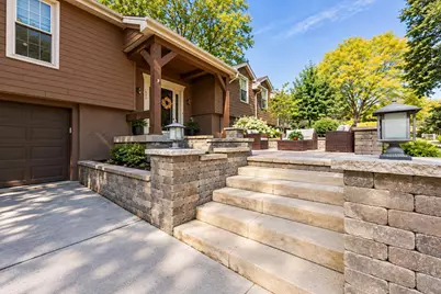 1057 N 123rd St, Wauwatosa, WI 53226 - Photo 3