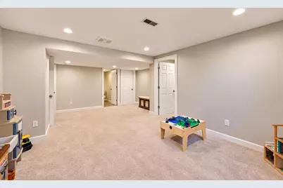 1057 N 123rd St, Wauwatosa, WI 53226 - Photo 33