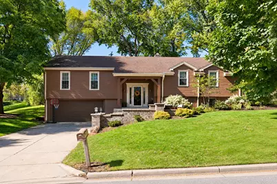 1057 N 123rd St, Wauwatosa, WI 53226 - Photo 1