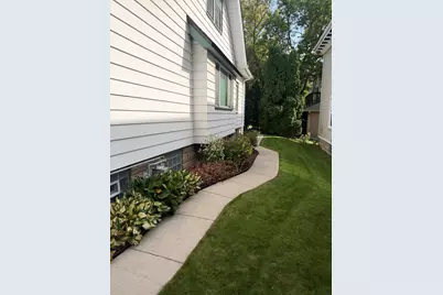 1613 E Pryor Ave, Milwaukee, WI 53207 - Photo 3
