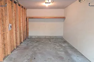 815 W Puetz Rd, Oak Creek, WI 53154 - Photo 21