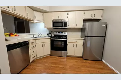 815 W Puetz Rd, Oak Creek, WI 53154 - Photo 7