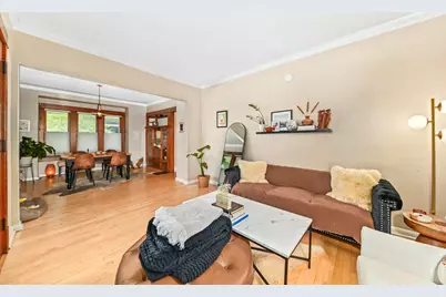 7042  Aetna Ct, Wauwatosa, WI 53213 - Photo 3
