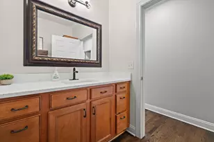 W243N2710 Creekside Ct, Pewaukee, WI 53072 - Photo 21