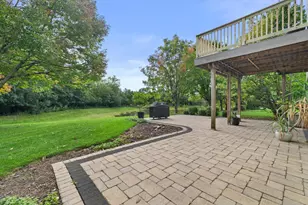 W243N2710 Creekside Ct, Pewaukee, WI 53072 - Photo 47