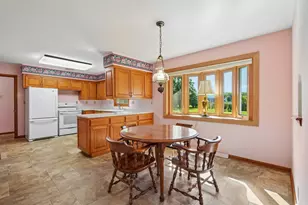10321 W Church St, Franklin, WI 53132 - Photo 11