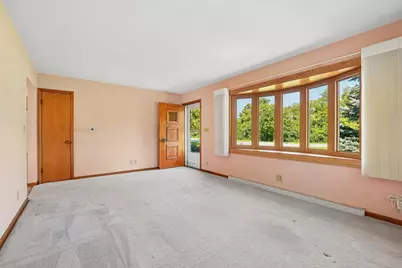 10321 W Church St, Franklin, WI 53132 - Photo 5