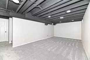 2225 N 103rd St, Wauwatosa, WI 53226 - Photo 33