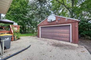 221 Spring St, Waukesha, WI 53188 - Photo 37