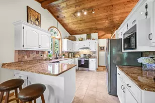 N52W14406 Thornhill Dr, Menomonee Falls, WI 53051 - Photo 11
