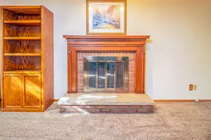 N27W22212 Shadywood Ct, Pewaukee, WI 53186 - Photo 5