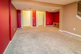 N27W22212 Shadywood Ct, Pewaukee, WI 53186 - Photo 15