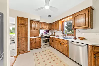 3841 S Sunny Ridge Ln, New Berlin, WI 53151 - Photo 13