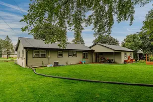 3841 S Sunny Ridge Ln, New Berlin, WI 53151 - Photo 29