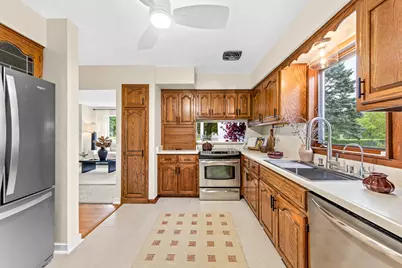 3841 S Sunny Ridge Ln, New Berlin, WI 53151 - Photo 9