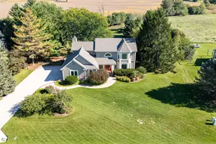 1481 River's Edge Pkwy, Oconomowoc, WI 53066 - Photo 1