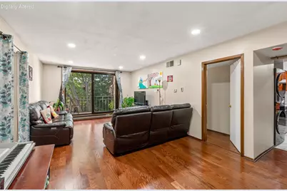 1818 E Shorewood Blvd #313, Shorewood, WI 53211 - Photo 5