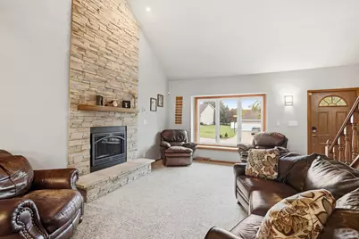 7244 S Dover Hill Ct, Franklin, WI 53132 - Photo 5