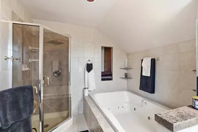7244 S Dover Hill Ct, Franklin, WI 53132 - Photo 13