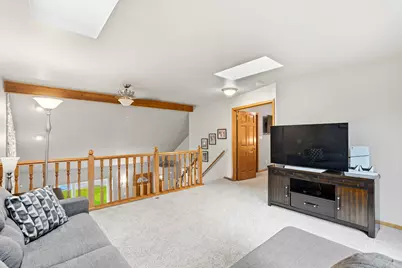 7244 S Dover Hill Ct, Franklin, WI 53132 - Photo 7