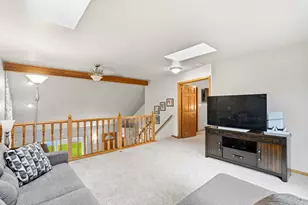 7244 S Dover Hill Ct, Franklin, WI 53132 - Photo 7