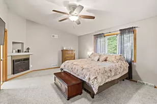 7244 S Dover Hill Ct, Franklin, WI 53132 - Photo 11