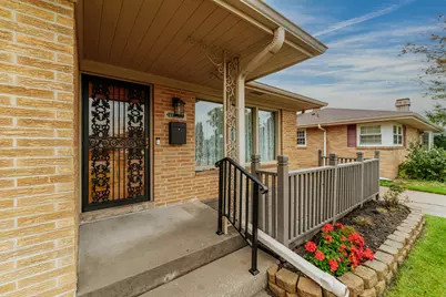 1020  Coronada Dr, Racine, WI 53402 - Photo 5