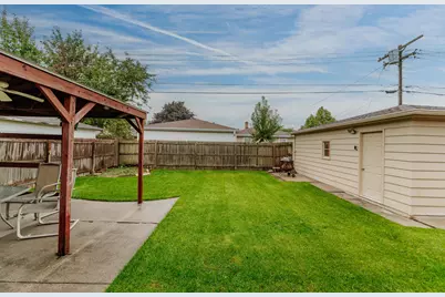 1020  Coronada Dr, Racine, WI 53402 - Photo 27
