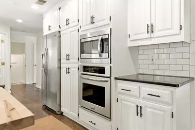 4800 N Woodburn St, Whitefish Bay, WI 53217 - Photo 25