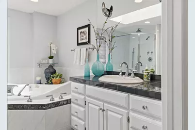4800 N Woodburn St, Whitefish Bay, WI 53217 - Photo 33