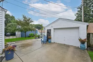 2610 N 75th St, Wauwatosa, WI 53213 - Photo 29