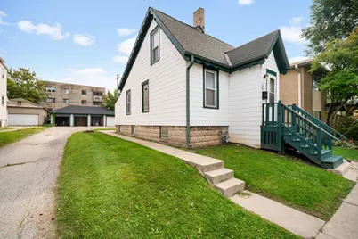 1616 N Warren Ave, Milwaukee, WI 53202 - Photo 1