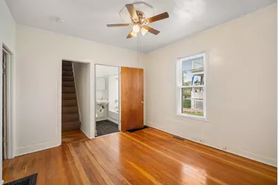 1616 N Warren Ave, Milwaukee, WI 53202 - Photo 9