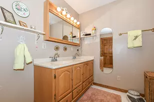 S86W30445 Stonegate Dr, Mukwonago, WI 53149 - Photo 41