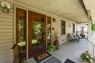 S86W30445  Stonegate Dr, Mukwonago, WI 53149 - Photo 3